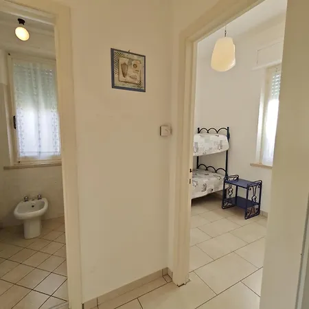 R04 - Comodo Trilocale Con Giardino E Posto Auto