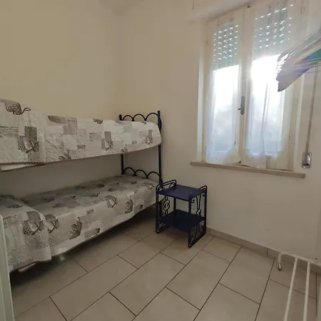 R04 - Comodo Trilocale Con Giardino E Posto Auto Διαμέρισμα *
