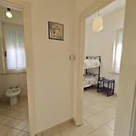R04 - Comodo Trilocale Con Giardino E Posto Auto
