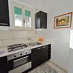 R04 - Comodo Trilocale Con Giardino E Posto Auto Lägenhet *