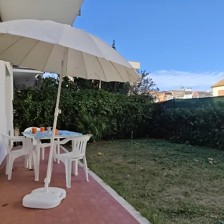 R04 - Comodo Trilocale Con Giardino E Posto Auto * Numana